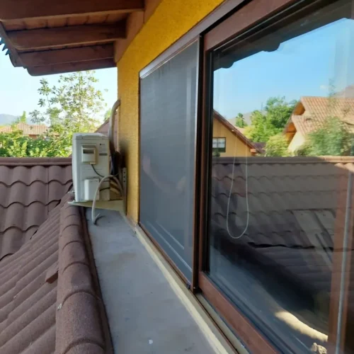 Mosquiteras correderas en ventana