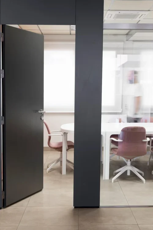Instalación de puertas de aluminio
