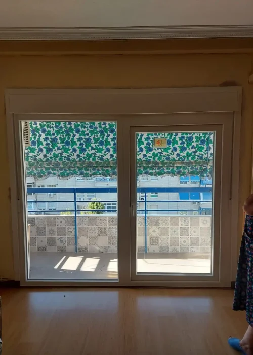 Puerta de PVC terminada