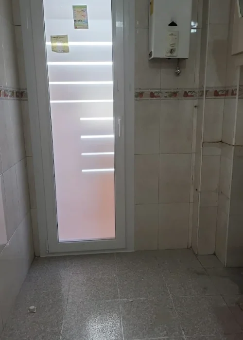 Instalación de puertas de pvc para exterior abatibles