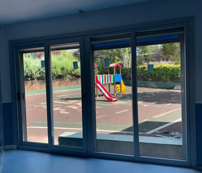 Puertas en aluminio, confort todo el año